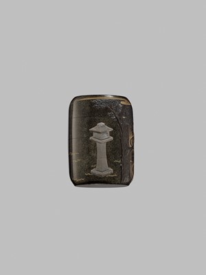 Lot 42 - A FINE BUFFALO HORN-INLAID THREE-CASE INRO OF A DEER AT NIGHT IN KASUGA PARK, NARA