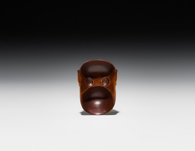 Lot 370 - A SMALL WOOD CARVING OF A KYOGEN MONKEY MASK