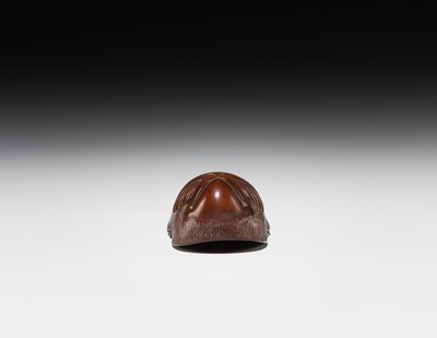 Lot 370 - A SMALL WOOD CARVING OF A KYOGEN MONKEY MASK