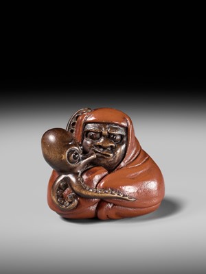 Lot 169 - A SUPERB AND RARE LACQUERED WOOD NETSUKE OF DARUMA AND OCTOPUS, CIRCLE OF IKKYU AND ITTOKUSAI