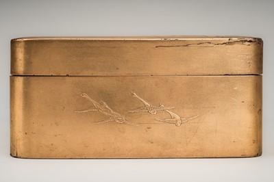 Lot 112 - A GOLD LACQUER KOBAKO DEPICTING A RIVER LANDSCAPE