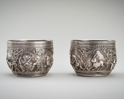 Lot 1081 - A PAIR OF EMBOSSED SILVER BOWLS, BURMA, c. 1900s