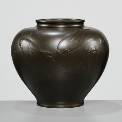 Lot 46 - SHIUN: A LARGE BRONZE JAR WITH CARPS