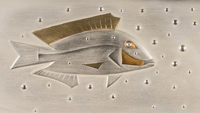 Lot 153 - ONAGA TAMOTSU: AN ABSTRACT LACQUER PAINTING ‘SEA BREAM’