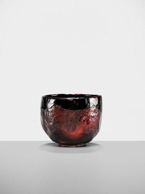 Lot 140 - A DRY LACQUER (KANSHITSU) ‘MOUNTAIN’ CHAWAN IN IMITATION OF AKA RAKU WARE