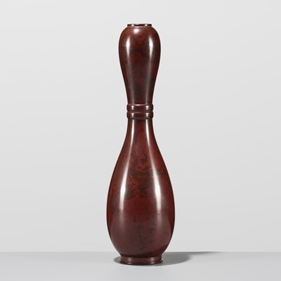 Lot 76 - NAKAJIMA YASUMI: A SEIDO BRONZE DOUBLE-GOURD VASE