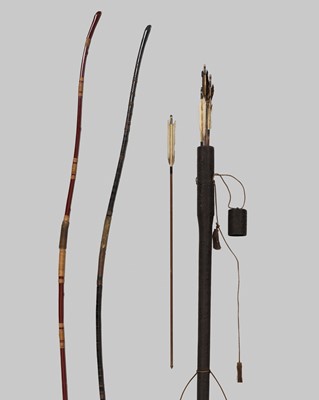 Lot 108 - A PAIR OF YUMI (LONGBOWS) AND A LACQUERED BAMBOO YAZUTSU (QUIVER) WITH YA (ARROWS)