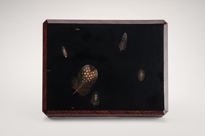 Lot 148 - BIFU: AN ELEGANT LACQUER BOX WITH FEATHERS