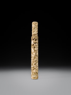 Lot 54 - A FINE IVORY KISERUZUTSU WITH THE SEVEN LUCKY GODS (SHICHIFUKUJIN)