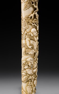 Lot 54 - A FINE IVORY KISERUZUTSU WITH THE SEVEN LUCKY GODS (SHICHIFUKUJIN)