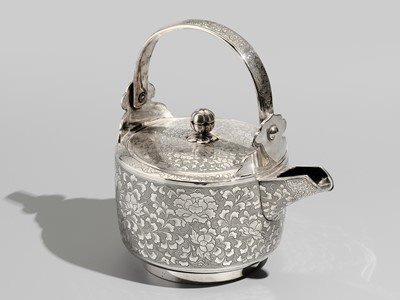 Lot 29 - A FINE AND LARGE SILVER SAKE EWER WITH PEONY FLOWERS