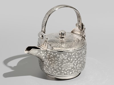 Lot 29 - A FINE AND LARGE SILVER SAKE EWER WITH PEONY FLOWERS