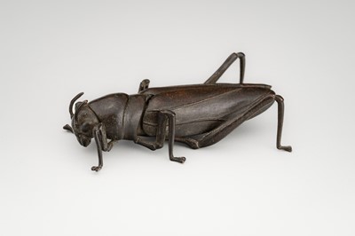 Lot 1453 - YASUNOSUKE: A BRONZE JIZAI OKIMONO OF A GRASSHOPPER