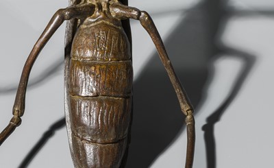 Lot 66 - YASUNOSUKE: A BRONZE ARTICULATED OKIMONO OF A PRAYING MANTIS