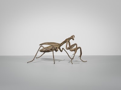 Lot 66 - YASUNOSUKE: A BRONZE ARTICULATED OKIMONO OF A PRAYING MANTIS