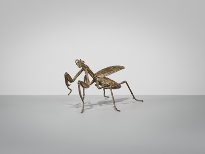Lot 66 - YASUNOSUKE: A BRONZE ARTICULATED OKIMONO OF A PRAYING MANTIS