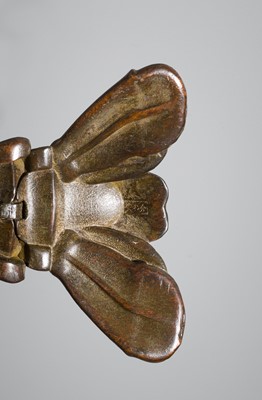 Lot 65 - YASUNOSUKE: A BRONZE ARTICULATED OKIMONO OF A LOBSTER