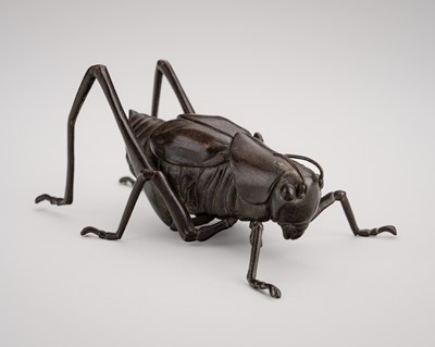 Lot 30 - YASUNOSUKE: A BRONZE OKIMONO OF GRASSHOPPER