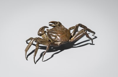 Lot 67 - YASUNOSUKE: A BRONZE ARTICULATED OKIMONO OF A CRAB