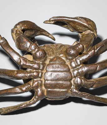 Lot 67 - YASUNOSUKE: A BRONZE ARTICULATED OKIMONO OF A CRAB