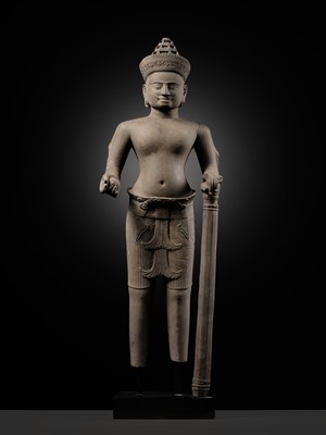 Lot 254 - A RARE AND IMPORTANT SANDSTONE FIGURE OF VISHNU, ANGKOR PERIOD, PRE-RUP STYLE