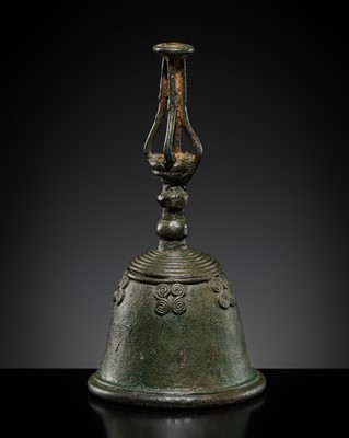Lot 650 - A BRONZE BELL, BAN CHIANG CULTURE, THAILAND, 1500 BC–300 AD