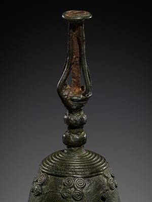 Lot 650 - A BRONZE BELL, BAN CHIANG CULTURE, THAILAND, 1500 BC–300 AD