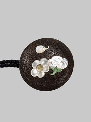 Lot 4 - AN UNUSUAL THREE-CASE CARVED WOOD INRO WITH AN INLAID CHINESE POEM