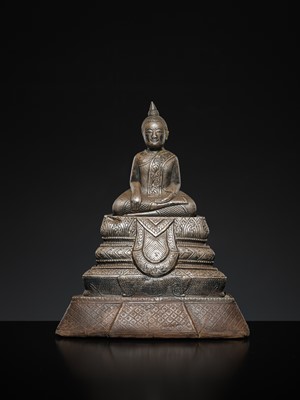 Lot 151 - A FINE SILVER REPOUSSÉ FIGURE OF BUDDHA, 19TH-20TH CENTURY