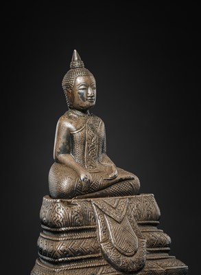 Lot 151 - A FINE SILVER REPOUSSÉ FIGURE OF BUDDHA, 19TH-20TH CENTURY
