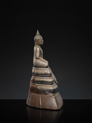 Lot 151 - A FINE SILVER REPOUSSÉ FIGURE OF BUDDHA, 19TH-20TH CENTURY