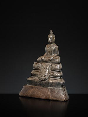 Lot 151 - A FINE SILVER REPOUSSÉ FIGURE OF BUDDHA, 19TH-20TH CENTURY