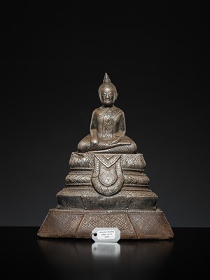 Lot 151 - A FINE SILVER REPOUSSÉ FIGURE OF BUDDHA, 19TH-20TH CENTURY
