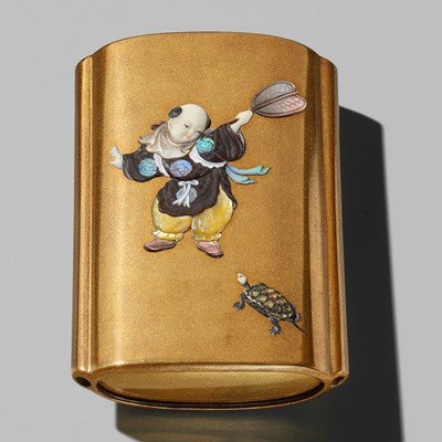 Lot 54 - A SUPERB GOLD-LACQUER SHIBAYAMA-INLAID FOUR-CASE SAYA (SHEATH) INRO DEPICTING A KARAKO AND HANAKAGO (FLOWER BASKET)
