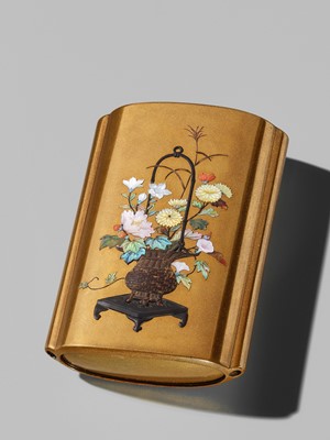 Lot 54 - A SUPERB GOLD-LACQUER SHIBAYAMA-INLAID FOUR-CASE SAYA (SHEATH) INRO DEPICTING A KARAKO AND HANAKAGO (FLOWER BASKET)