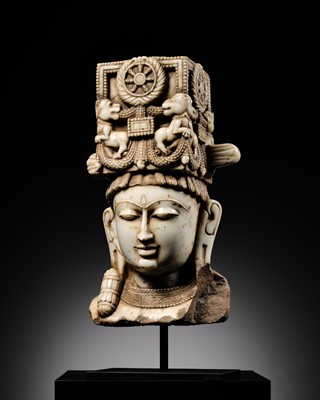 Lot 201 - A MAGNIFICENT WHITE MARBLE HEAD OF A DHARMIC DEITY, WESTERN INDIA