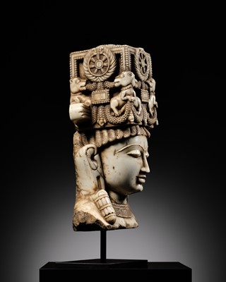 Lot 201 - A MAGNIFICENT WHITE MARBLE HEAD OF A DHARMIC DEITY, WESTERN INDIA