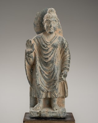 Lot 1017 - A MINIATURE GRAY SCHIST FIGURE OF BUDDHA SHAKYAMUNI, GANDHARA STYLE