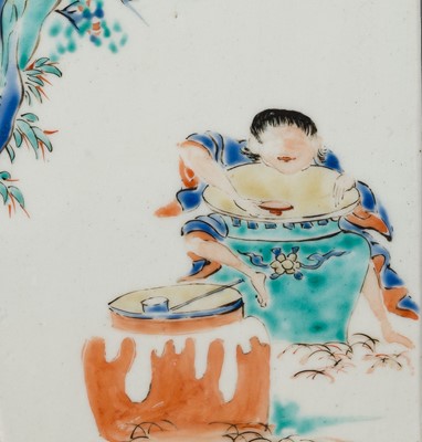 Lot 178 - AN IMPRESSIVE KAKIEMON ‘SAKE THIEF’ POT POURRI VASE AND COVER, THE MOUNTS BY ESCALIER DE CRISTAL, PARIS