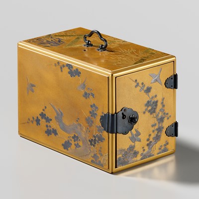 Lot 107 - A SUPERB GOLD LACQUER MINIATURE KODANSU (SMALL INCENSE CABINET) DEPICTING BIRDS AND FLOWERS