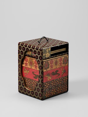 Lot 146 - A FINE LACQUER SAGE-JUBAKO (PORTABLE PICNIC SET)