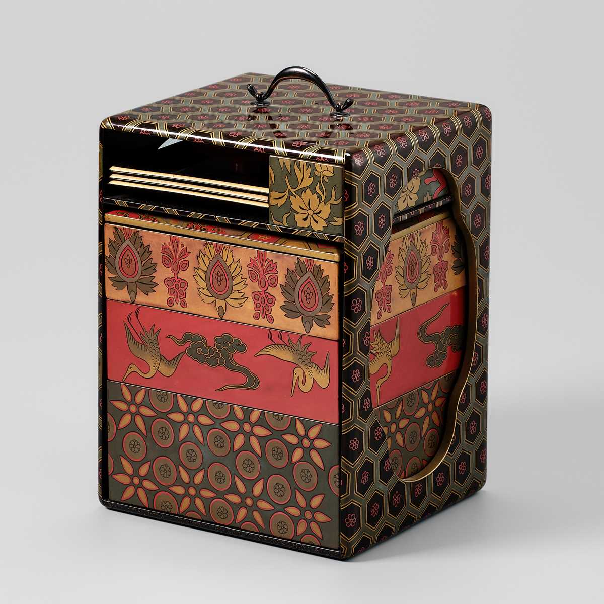 Lot 146 - A FINE LACQUER SAGE-JUBAKO (PORTABLE PICNIC SET)