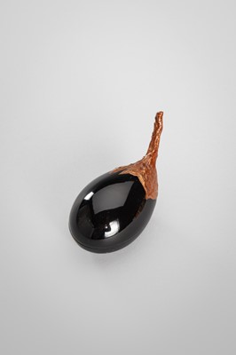 Lot 120 - HOSAI: A SMALL LACQUER KOGO (INCENSE BOX) AND COVER IN THE FORM OF AN EGGPLANT
