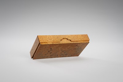 Lot 1563 - A FINE LACQUER KOGO (INCENSE BOX) AND COVER WITH MON CRESTS