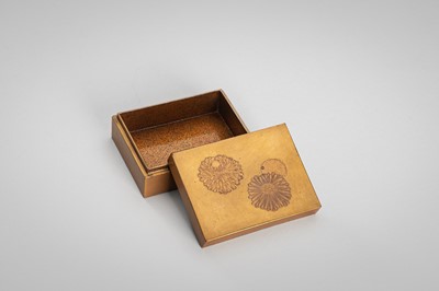Lot 107 - A SMALL GOLD LACQUER KOGO (INCENSE BOX) WITH CHRYSANTHEMUMS