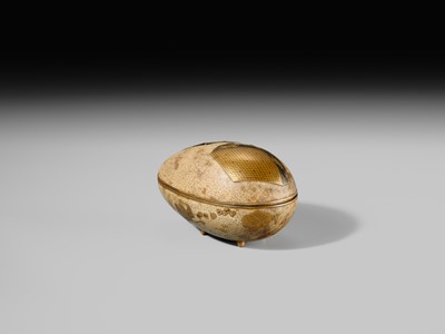 Lot 119 - A VERY RARE ‘EMU EGG’ LACQUER KOGO (INCENSE BOX) AND COVER