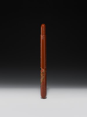 A FINE GURI LACQUER WOOD KISERUZUTSU (PIPE CASE) OF DARUMA, DATED 1922