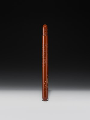 A FINE GURI LACQUER WOOD KISERUZUTSU (PIPE CASE) OF DARUMA, DATED 1922
