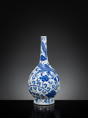 A LARGE BLUE AND WHITE ‘DRAGON’ BOTTLE VASE, 19TH CENTURY