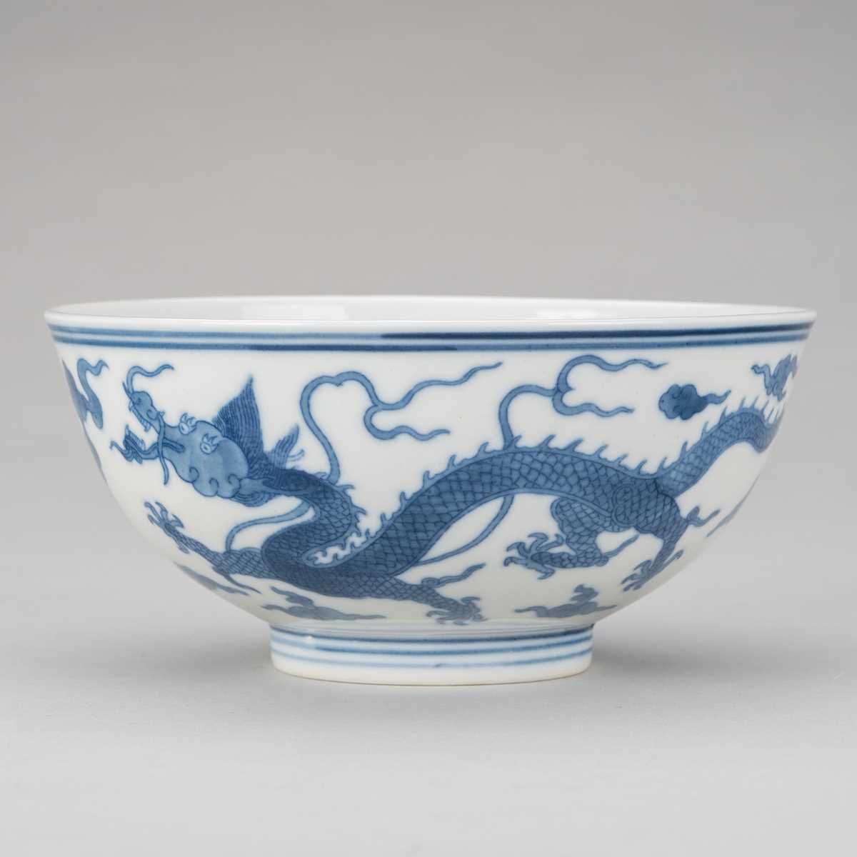 A BLUE AND WHITE PORCELAIN ‘DRAGON’ BOWL, DAOGUANG MARK AND PERIOD